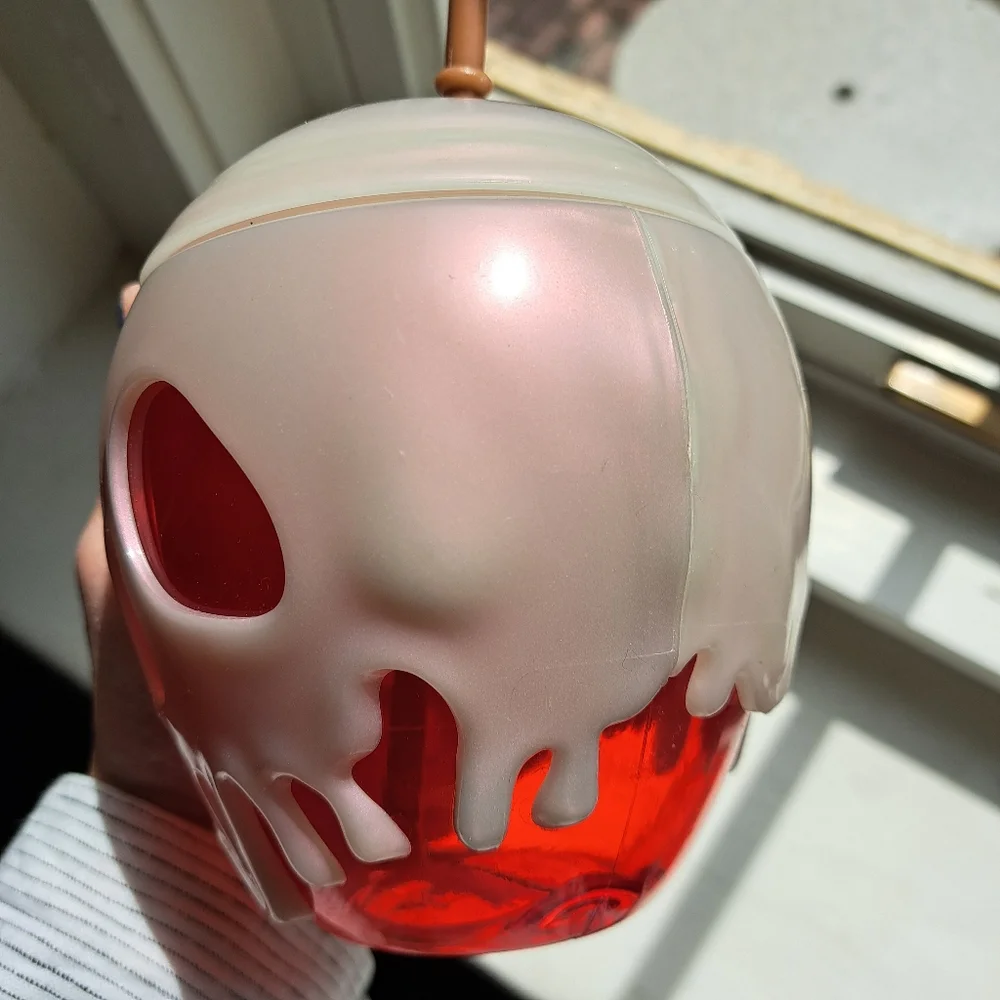 Disney Snow White Poison Apple Cup - Glows In The Dark! - Picture 8 of 10